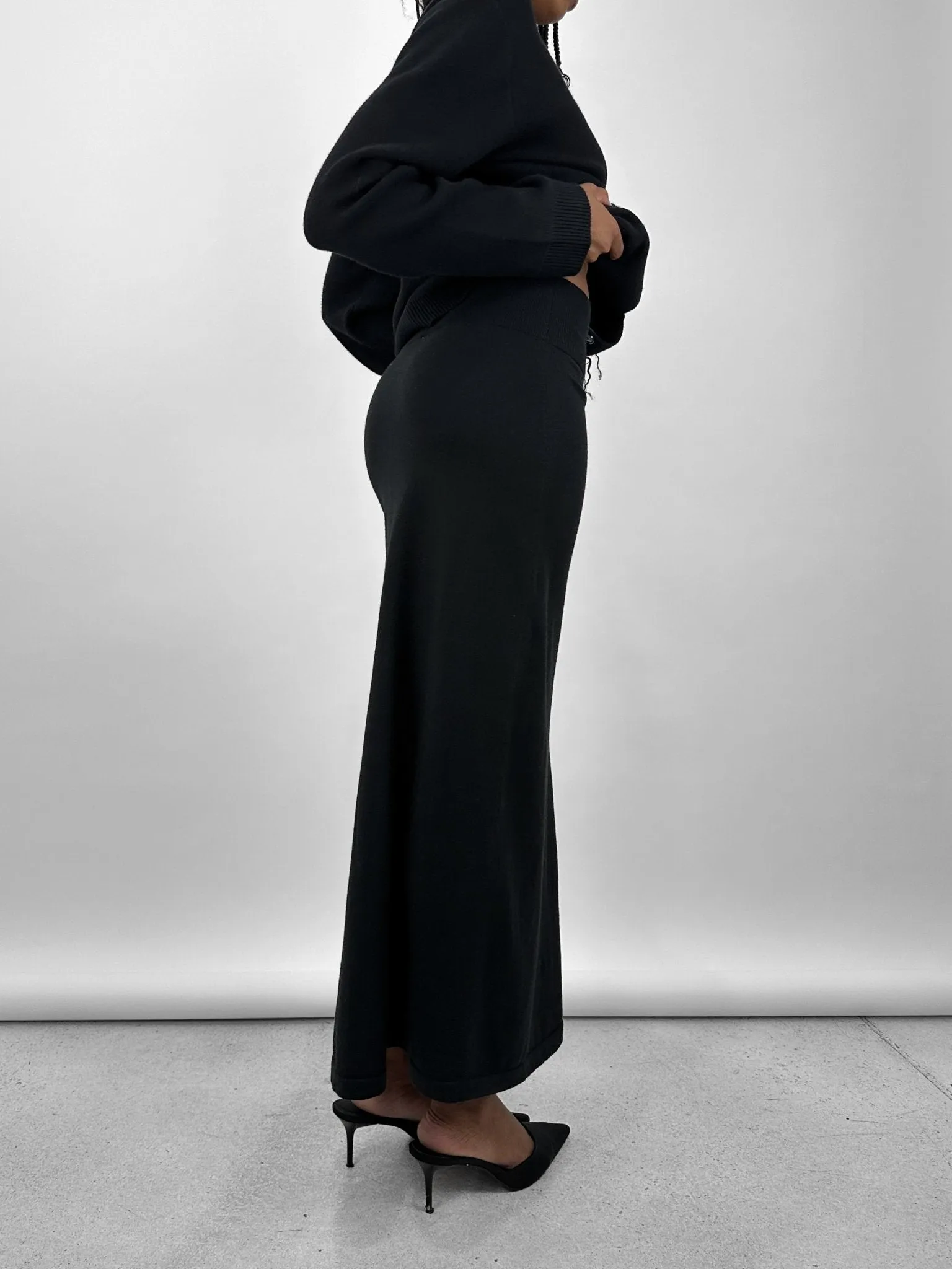 Relaxed Tube Knit Midi Skirt